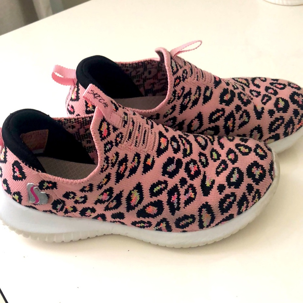 Pink Leopard print girls sketcher sneakers